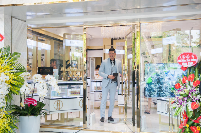 Bình Minh trong ngày khai trương showroom TPCN và Mỹ phẩm sạch H&H
