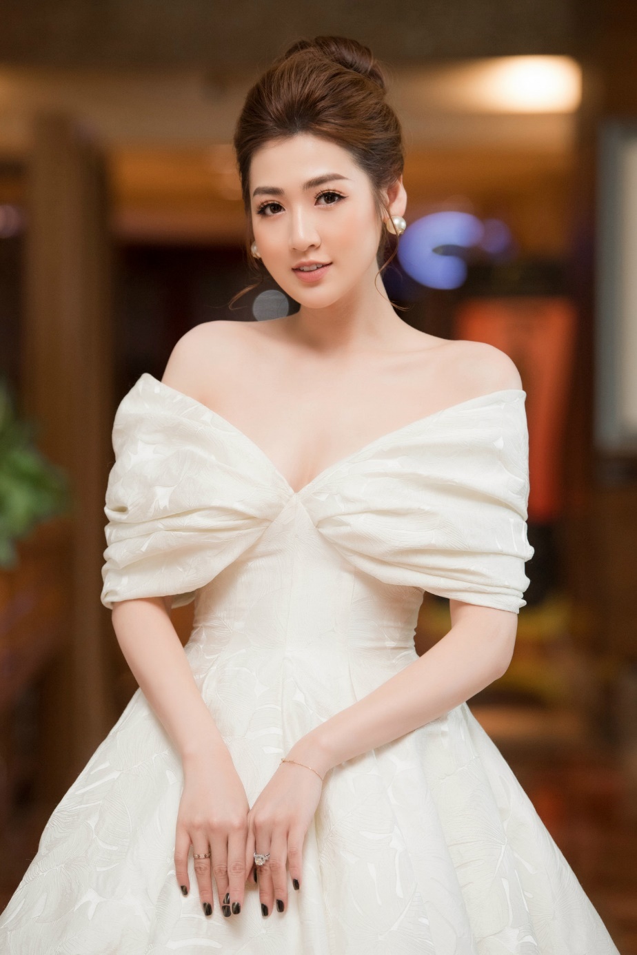  Á hậu Tú Anh