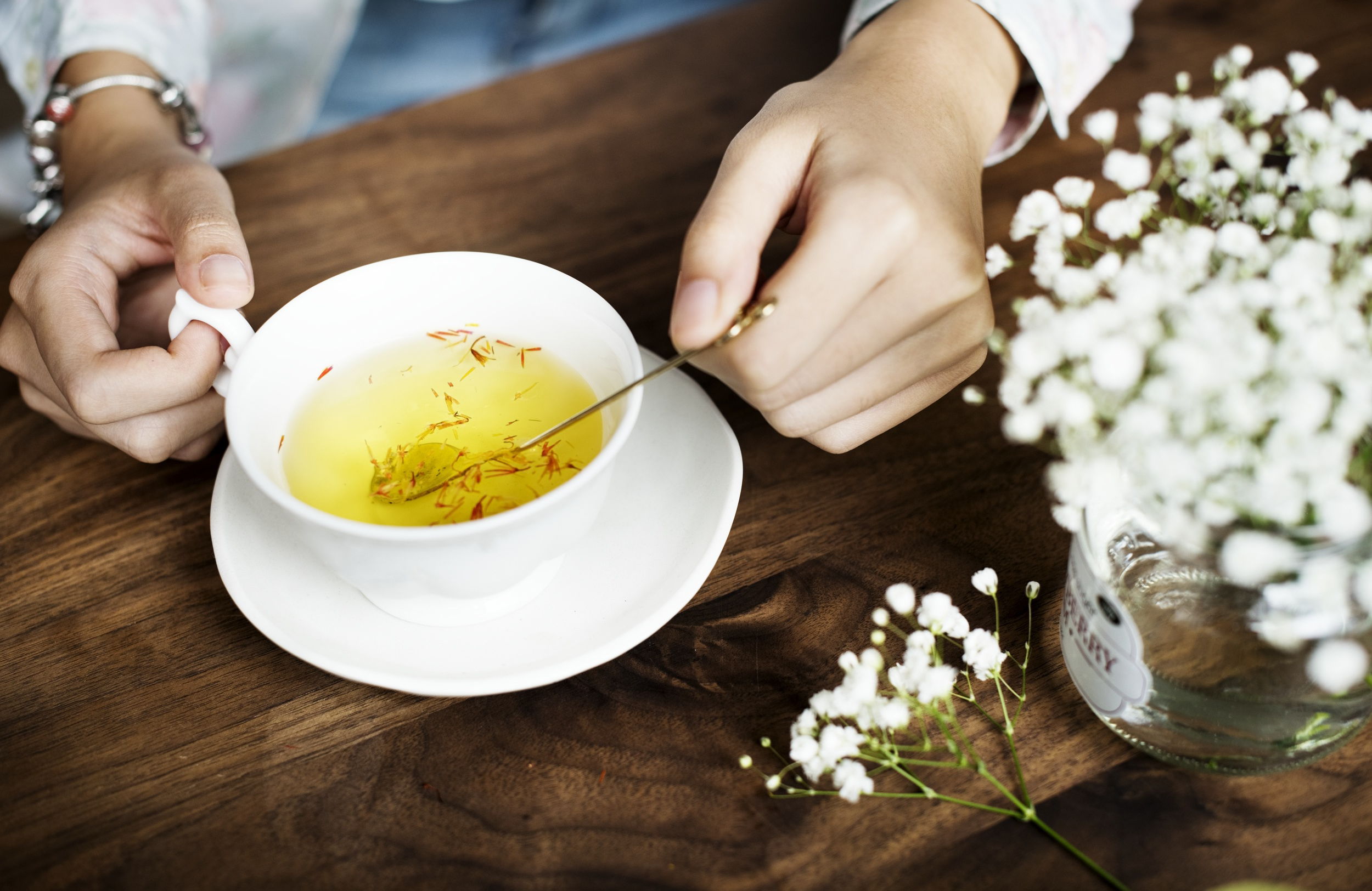 Giải mã hiện tượng chị em phát sốt với công nghệ làm đẹp từ nhụy hoa nghệ tây